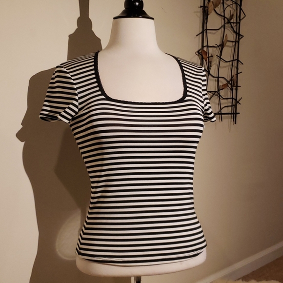 To the Max! Top - Picture 2 of 16